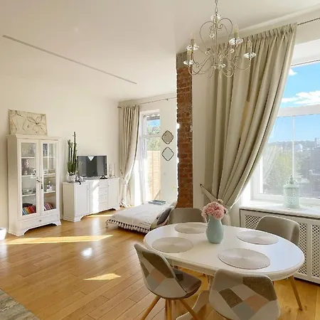 Exceptional Design In Center *