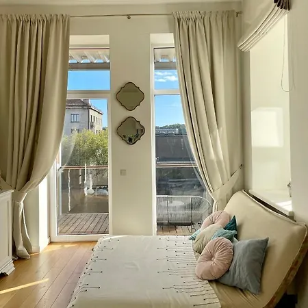 Exceptional Design In Center *
